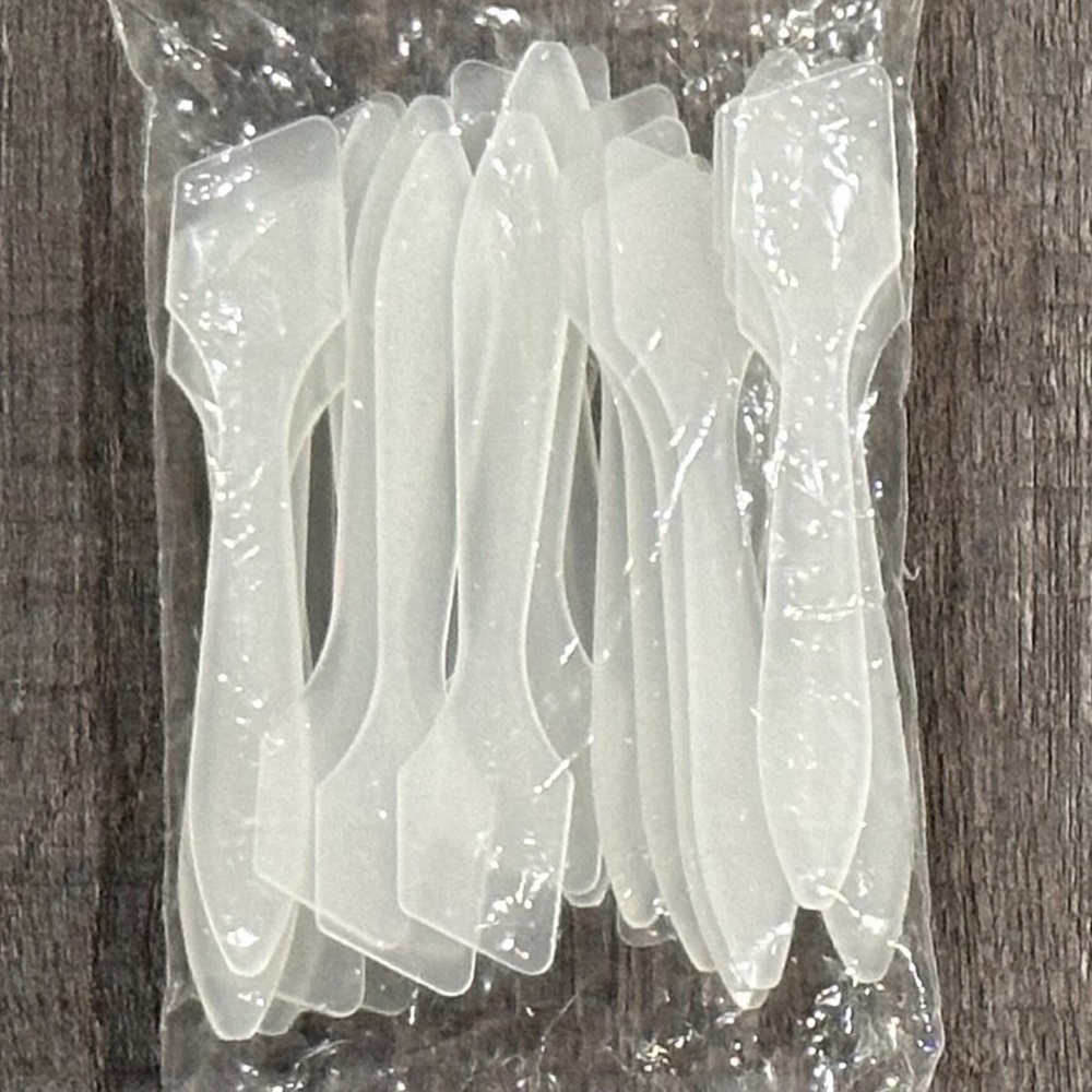 💞 New Package of 25 Avon Makeup / Skincare Spatulas